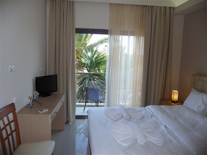 Oasis Beach Hotel - Adults Only Anissaras ภายนอก รูปภาพ